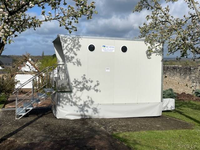 Tarifs de location de cabine sanitaire WC autonome pour femmes avec cadenas, adaptée pour 1 à 10 utilisatrices Caen, Calvados (14)